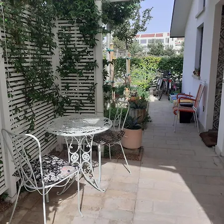 Charming Seaside Nest Appartement *