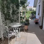 Charming Seaside Nest Apartament *