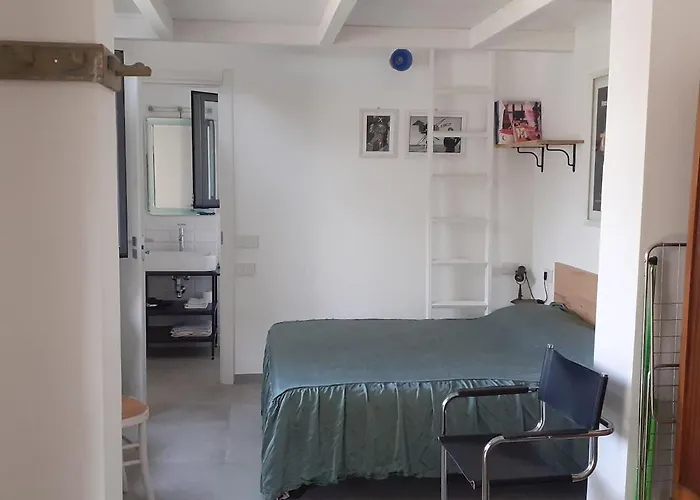 Charming Seaside Nest Apartament