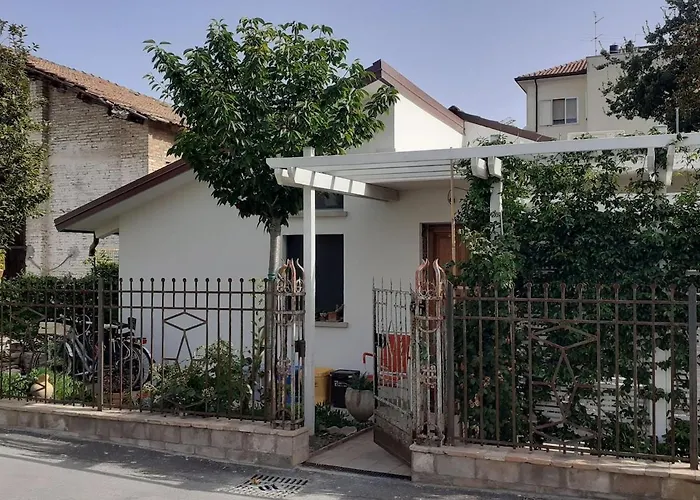 Charming Seaside Nest