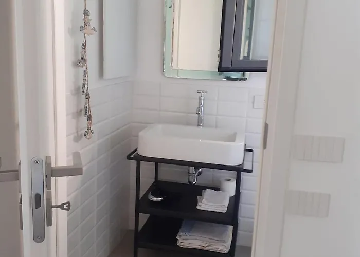 Charming Seaside Nest